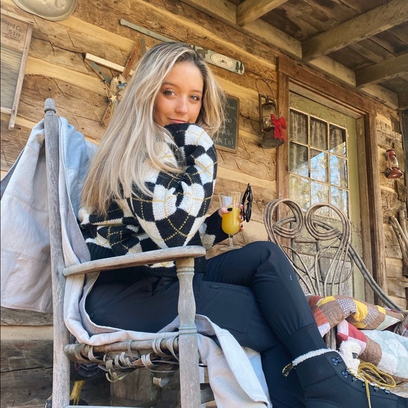 Meet your Posher, Grace - Picture 2 of 3